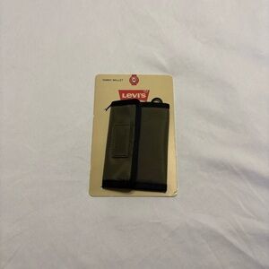 NWT Men’s Levi's Green and Black Fabric Wallet with RFID